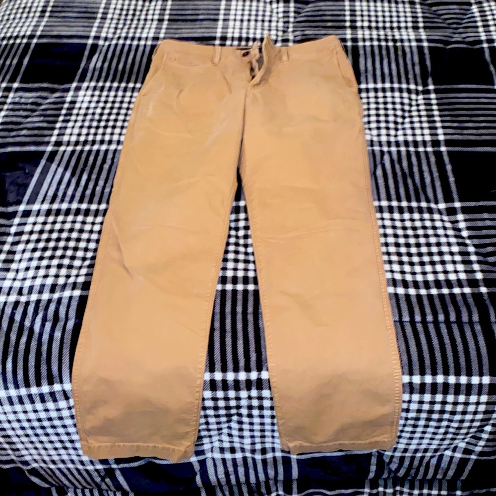 American Eagle Khakis 30 x 32